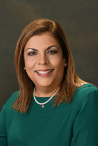 Eileen A. Acevedo, Adiestradora